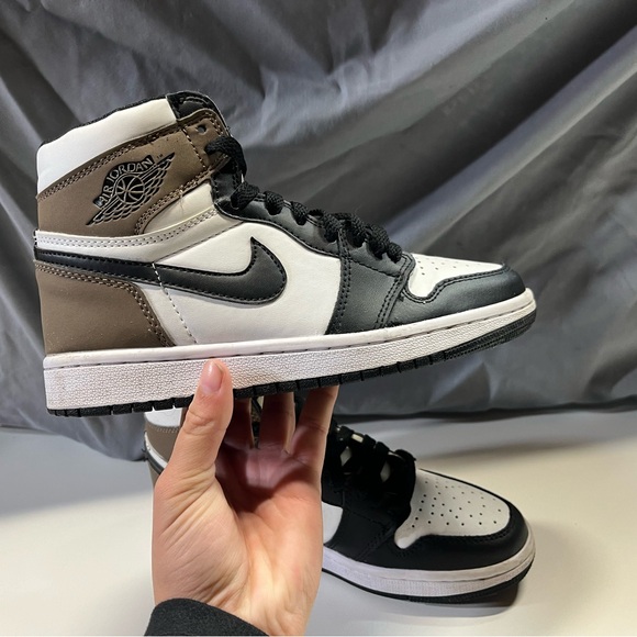 Jordan 1 Retro OG High Dark Mocha Shoes Women’s Size 5.5 - Picture 2 of 12